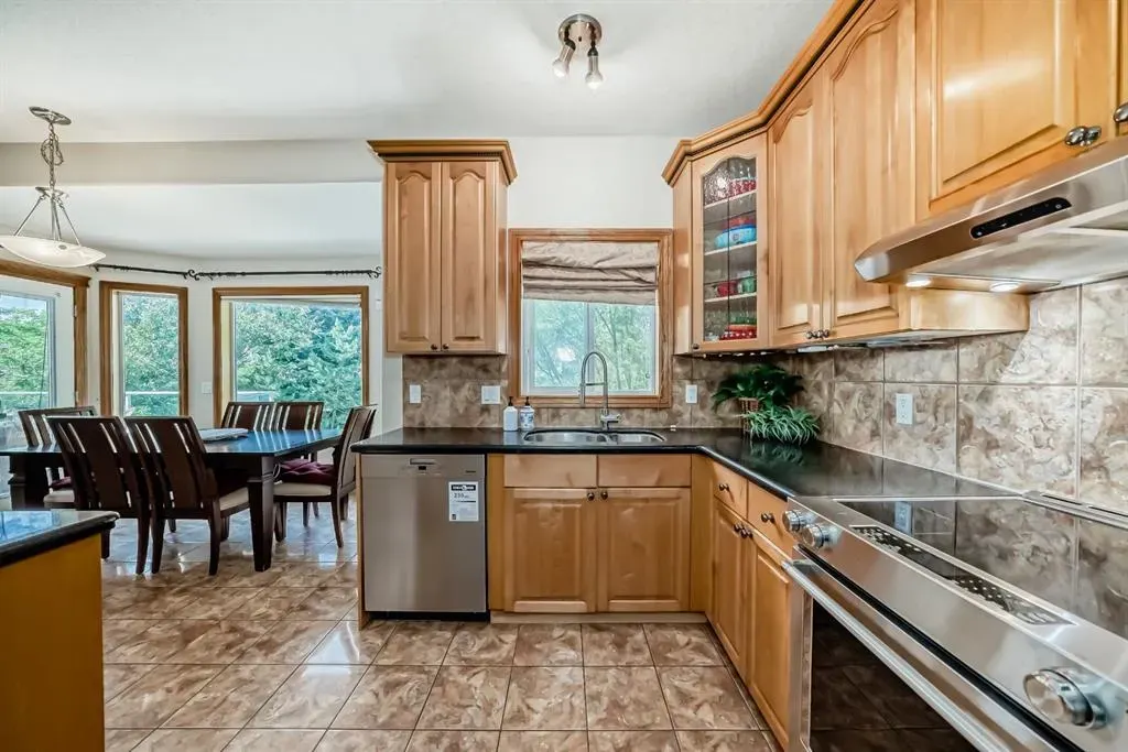 42 West Cedar Point SW