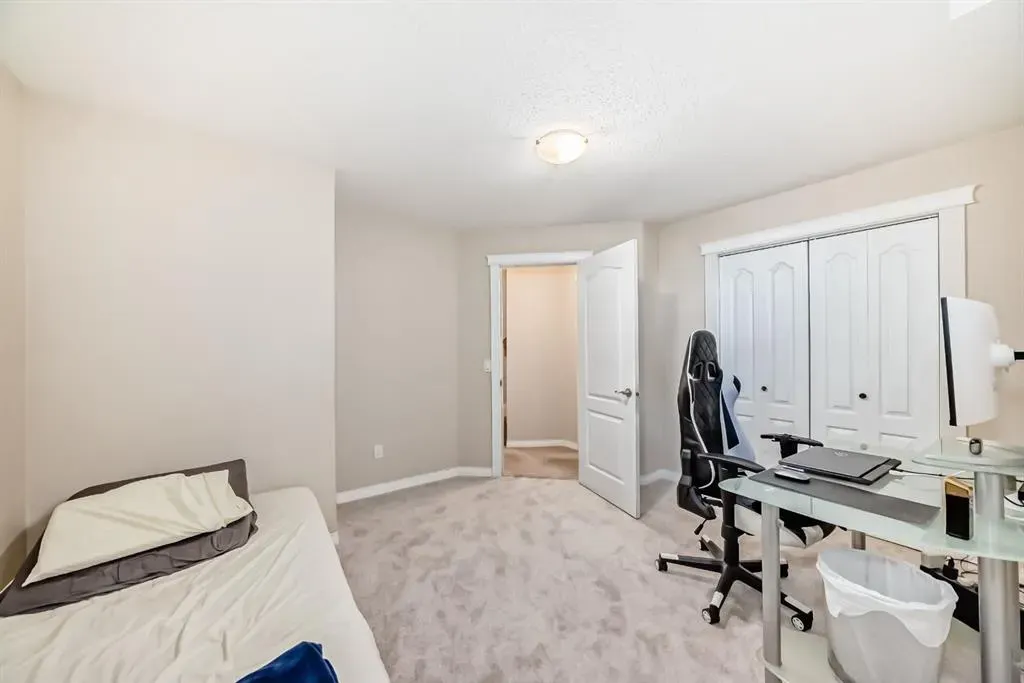 42 West Cedar Point SW