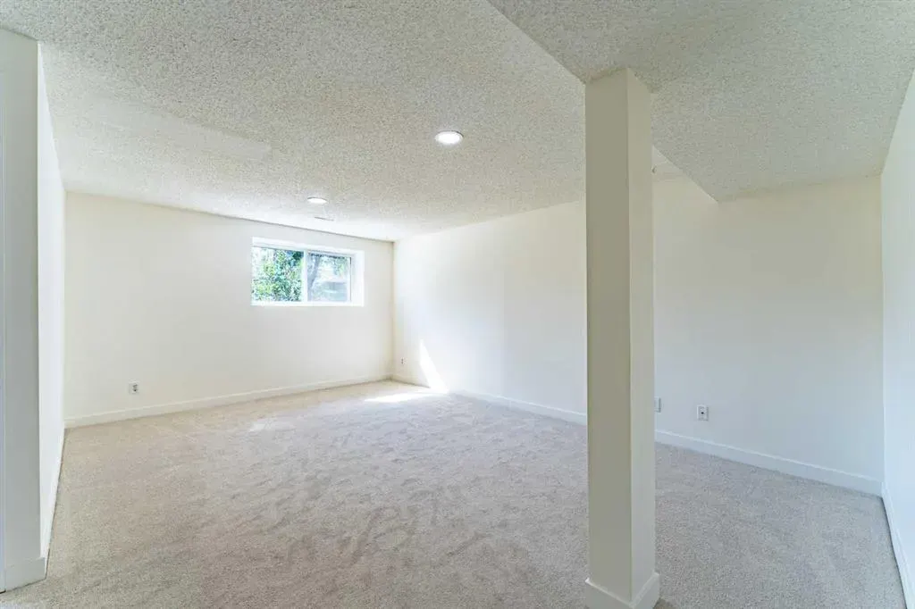 344 Templeview Drive NE