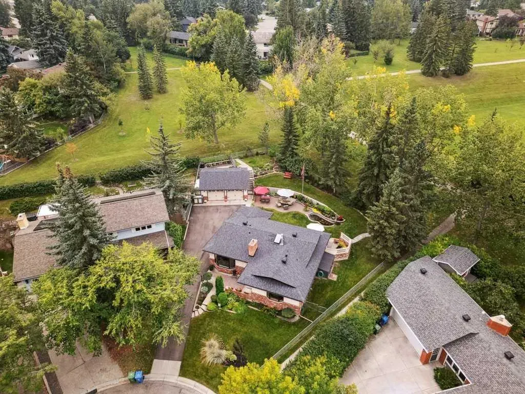 318 Oakhill Place SW