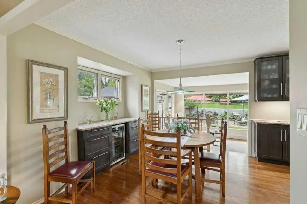 318 Oakhill Place SW