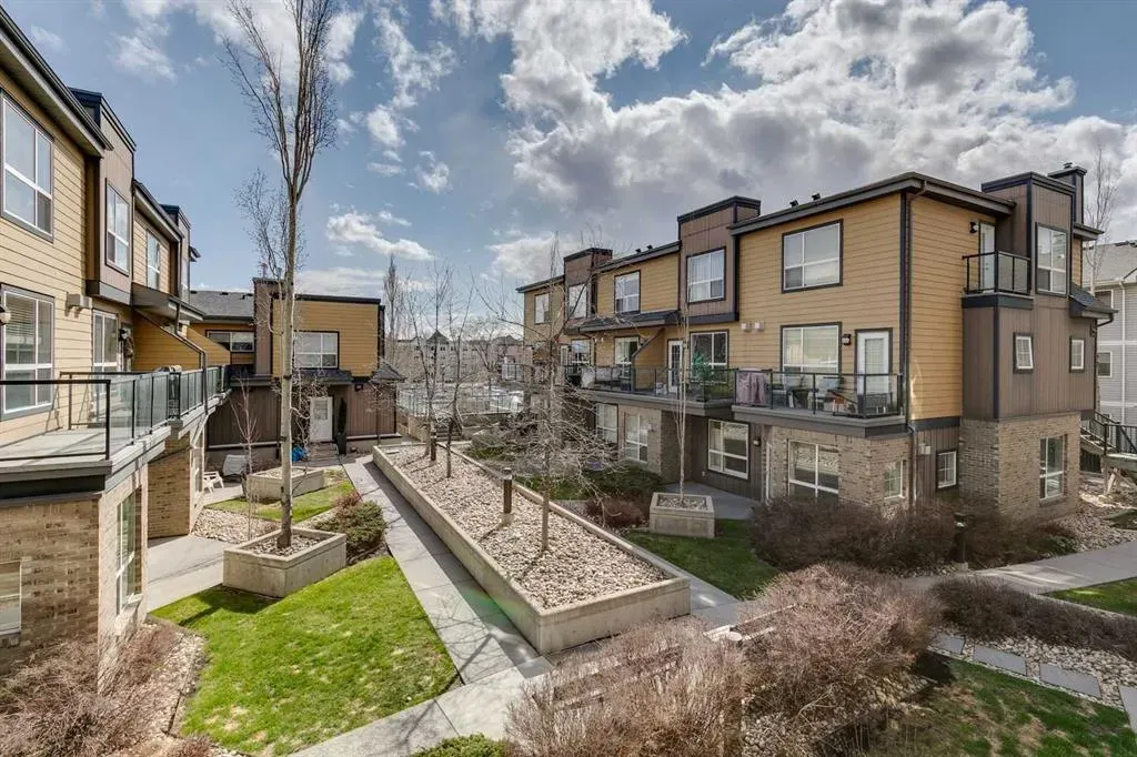 2420 34 Avenue SW, #210