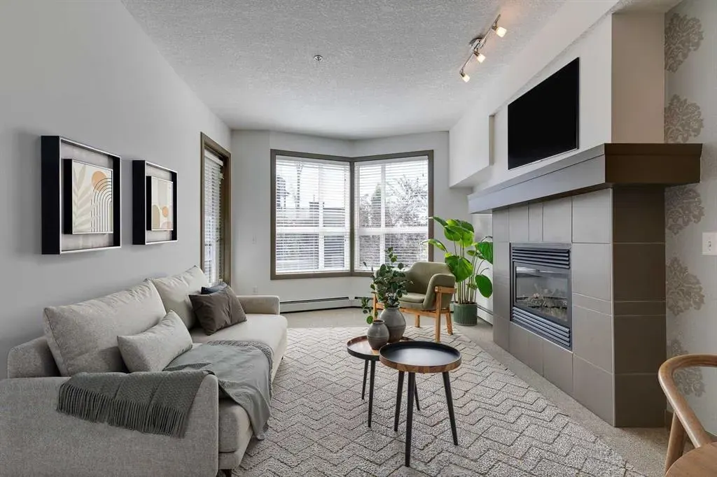 2420 34 Avenue SW, #210