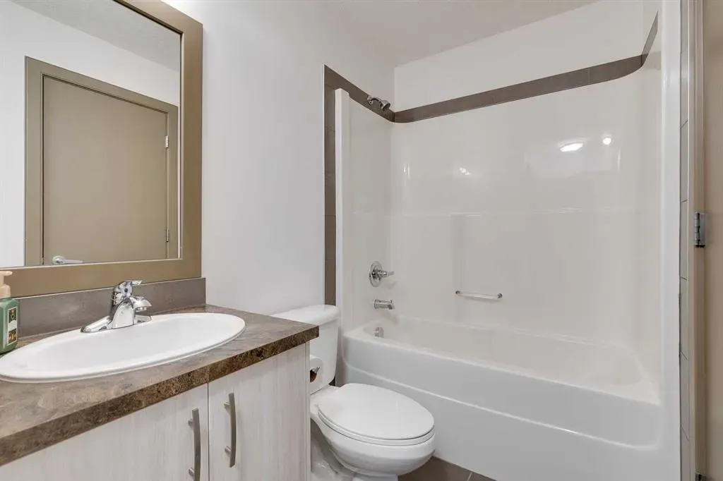 2420 34 Avenue SW, #210