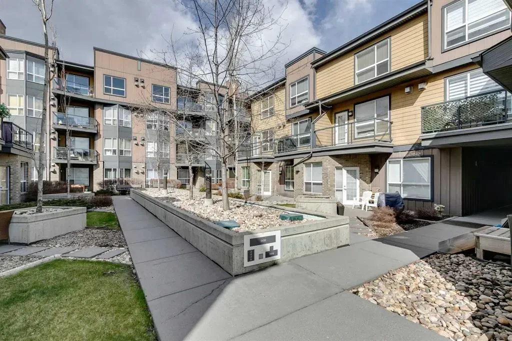 2420 34 Avenue SW, #210