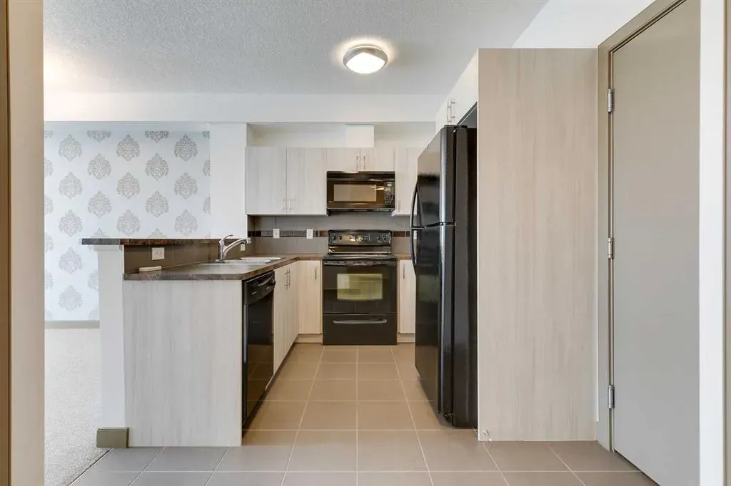 2420 34 Avenue SW, #210