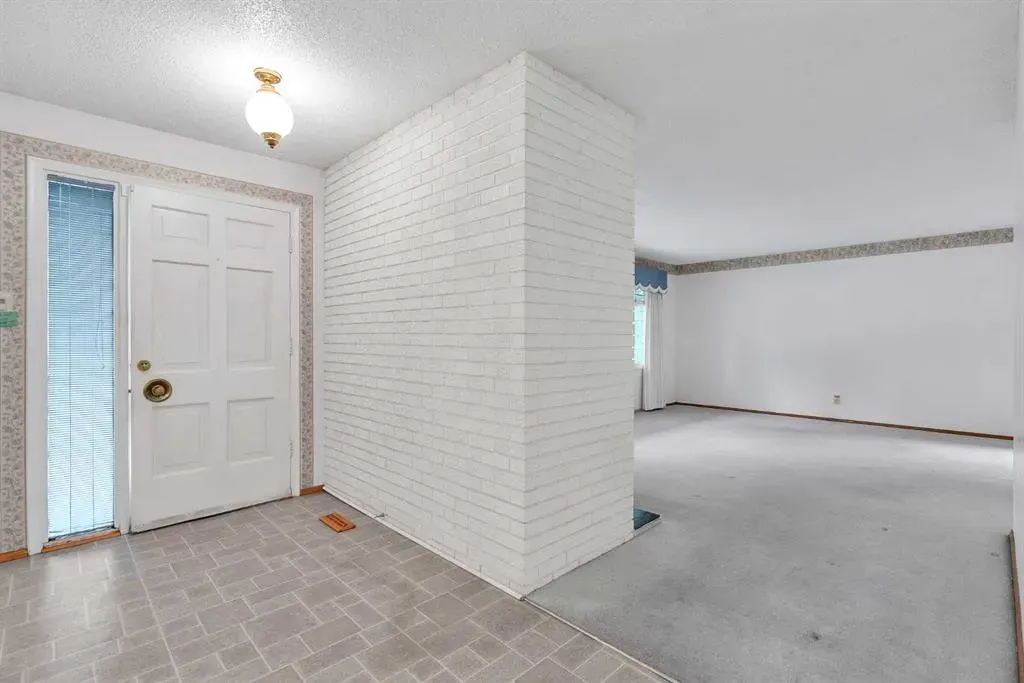10732 Maplebend Drive SE