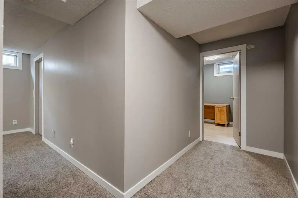 224 Jensen Drive NE