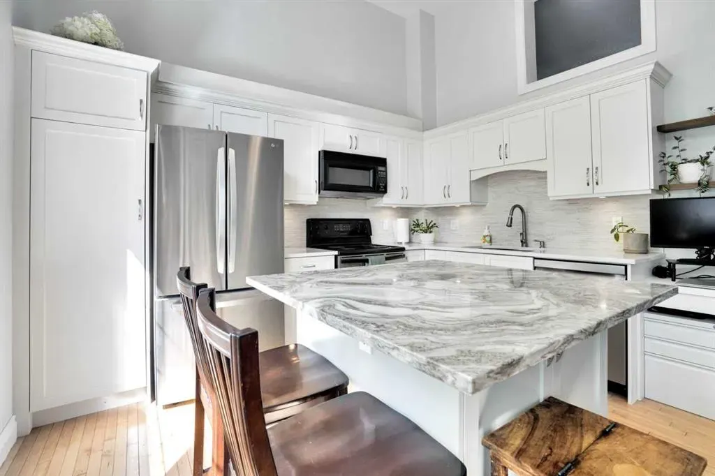 54 Cougar Ridge Mews SW