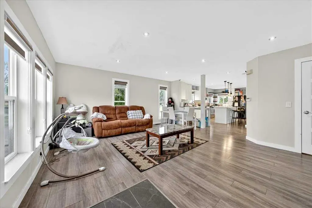 2103 Country Hills Circle NW