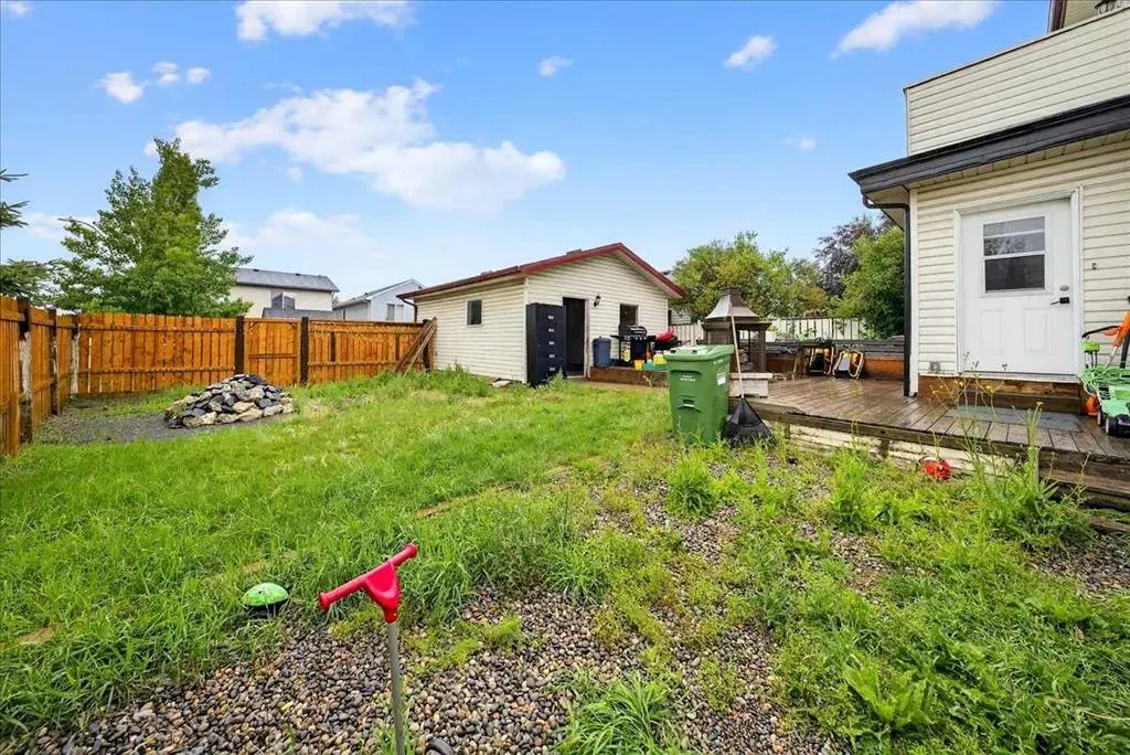 2103 Country Hills Circle NW