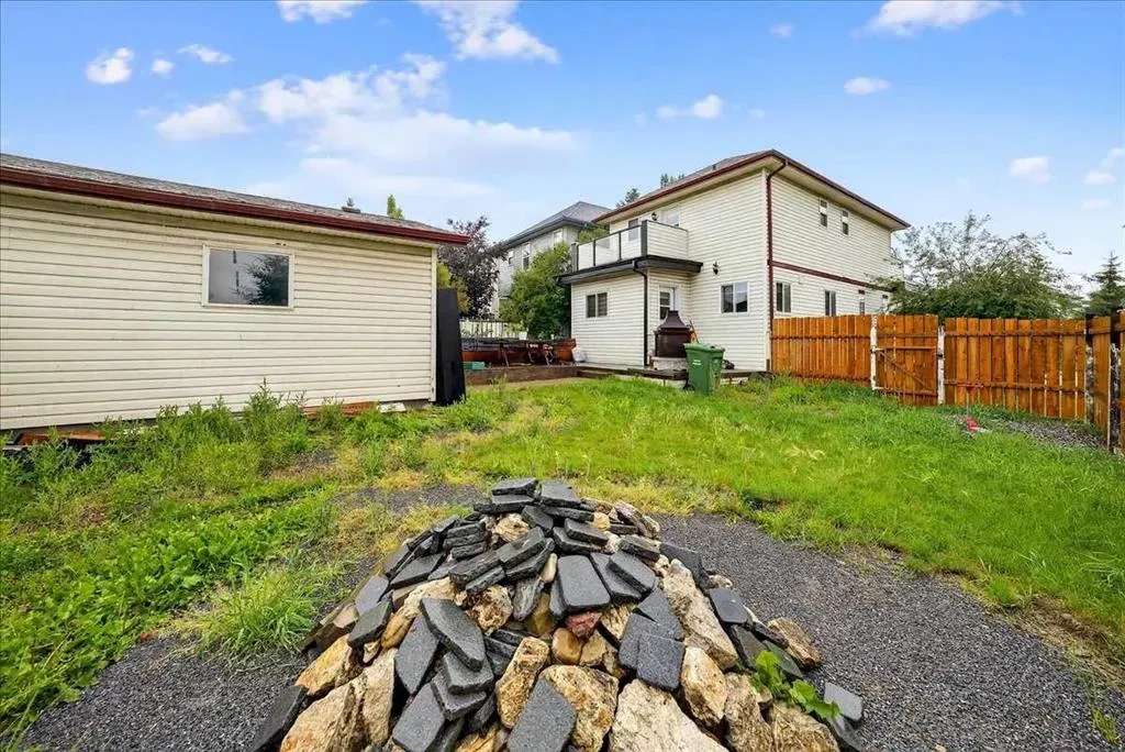 2103 Country Hills Circle NW
