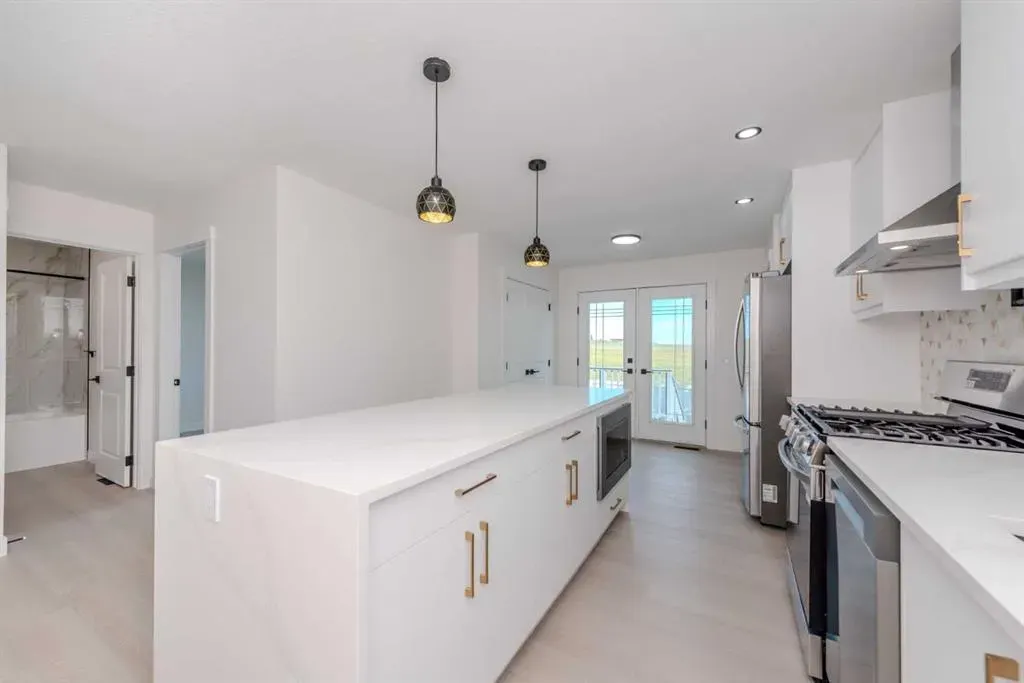 93 Coral Reef Crescent NE