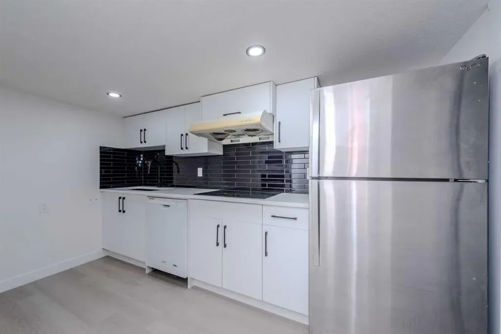 93 Coral Reef Crescent NE