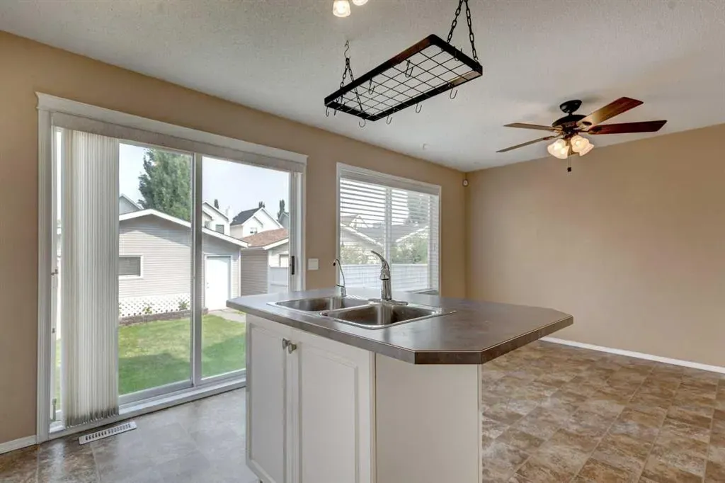 129 Prestwick Park SE