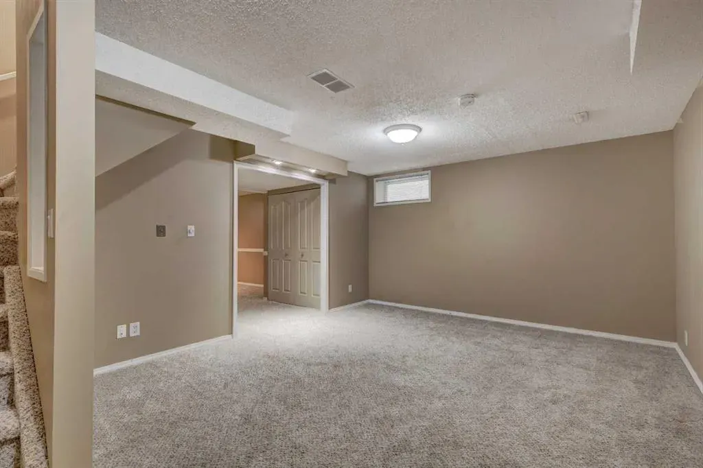 129 Prestwick Park SE