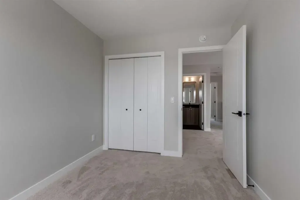 261 Cobblestone Gate