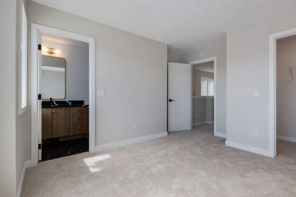 261 Cobblestone Gate