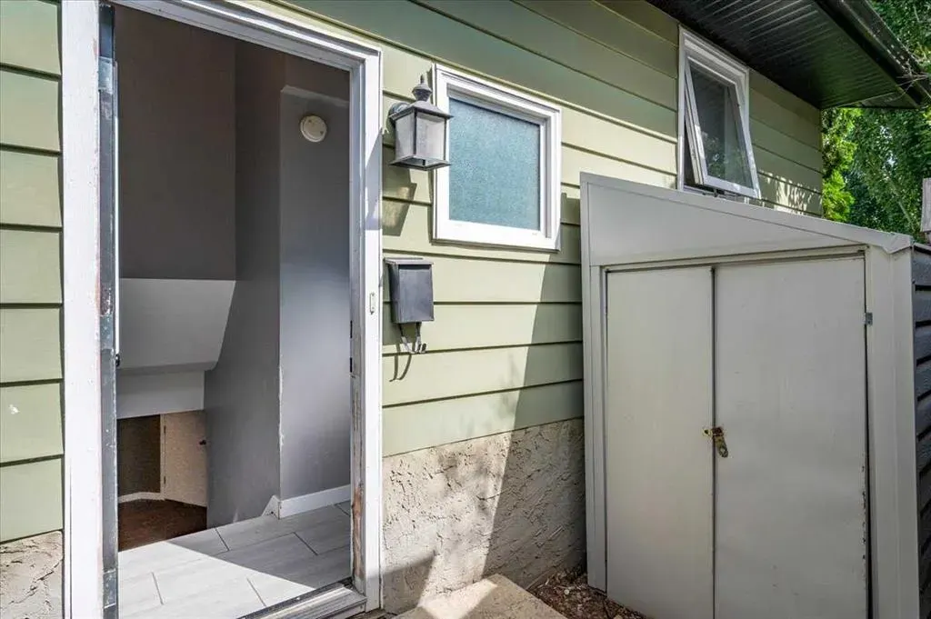 19 Lamoureux Place
