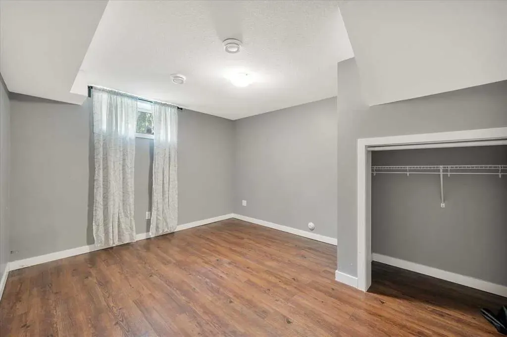 19 Lamoureux Place