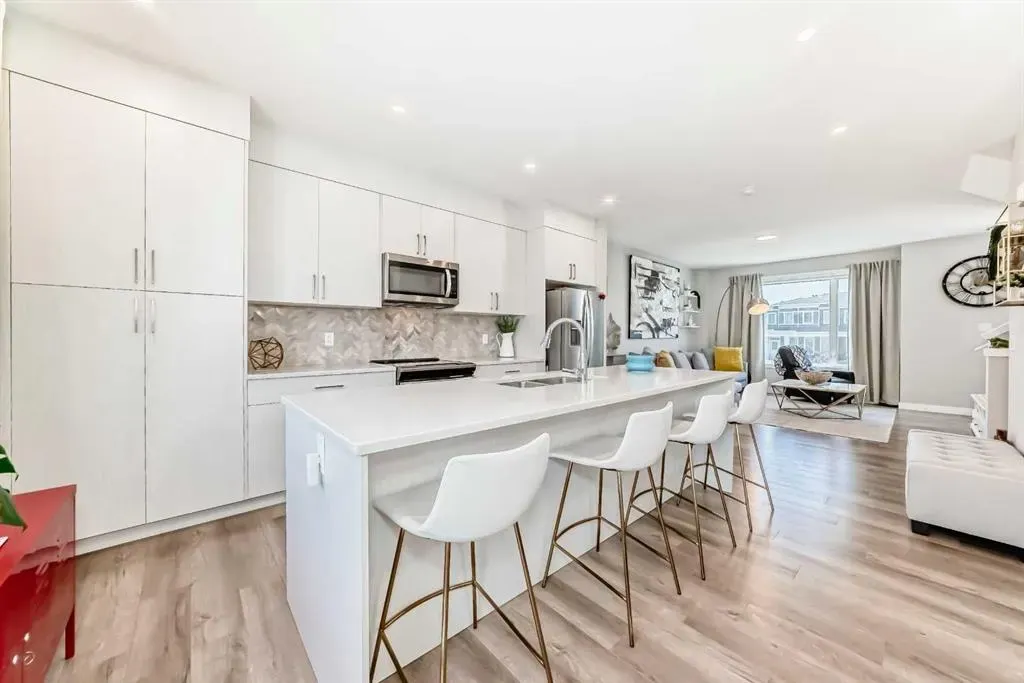 605 Evanston Link NW