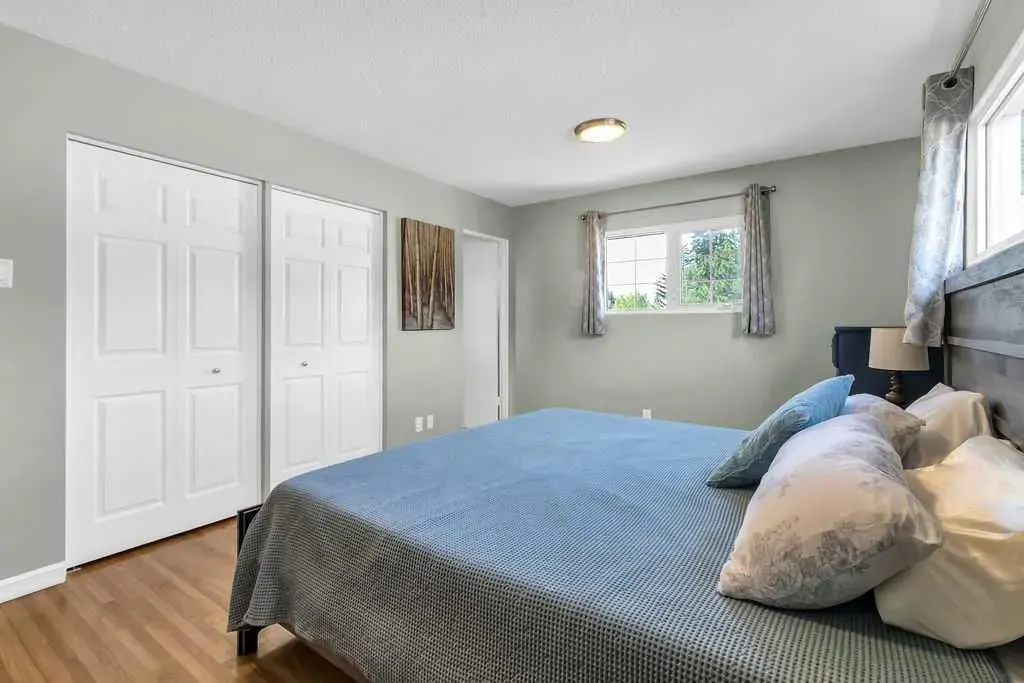 1215 Mapleglade Place SE