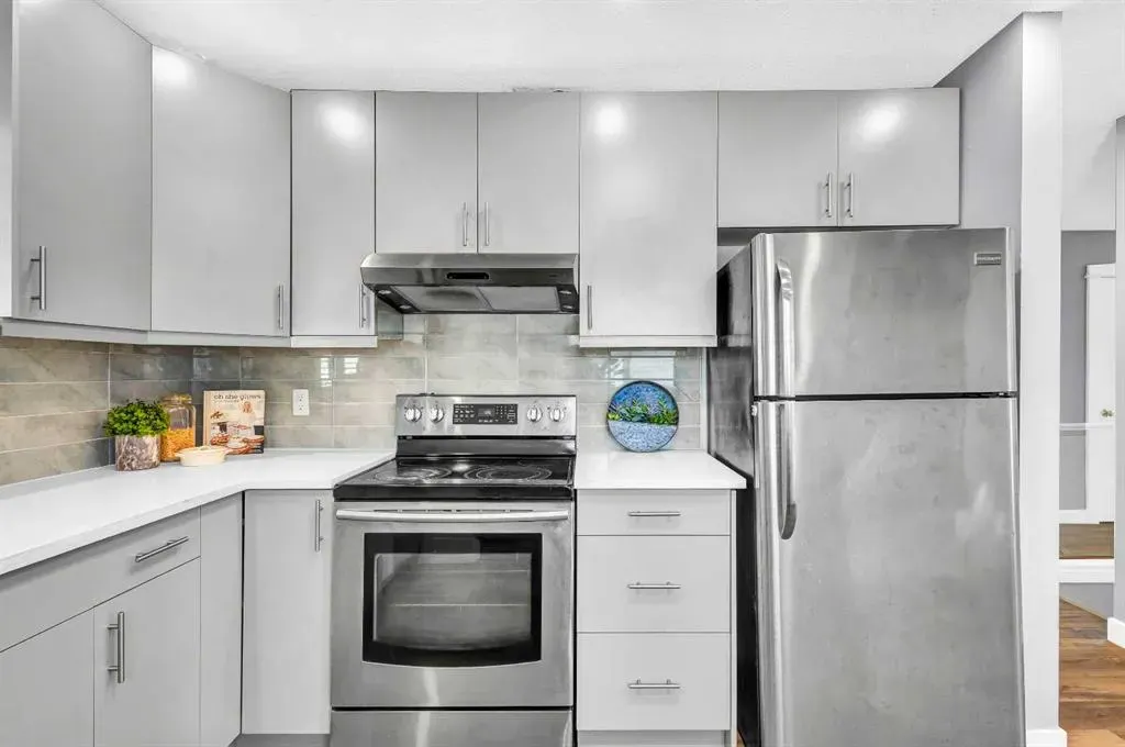 9427 Palliser Place SW