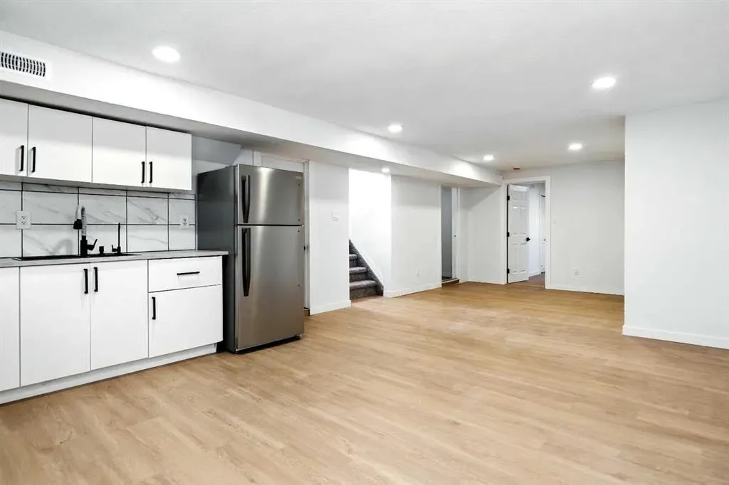 3 Stanhope Avenue