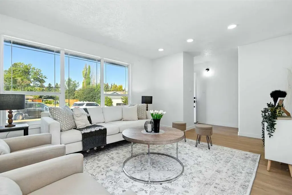 3 Stanhope Avenue