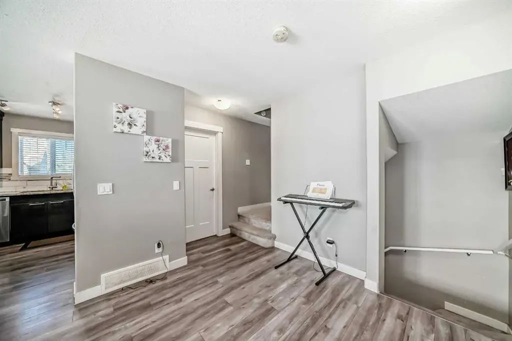 702 Evanston Manor NW