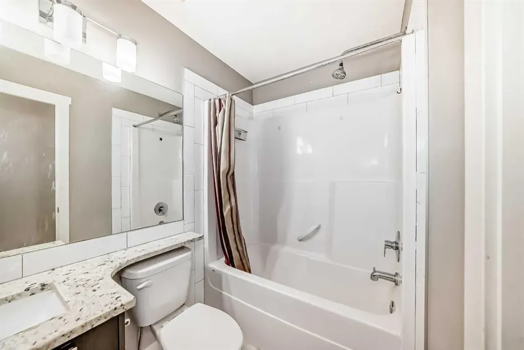 702 Evanston Manor NW