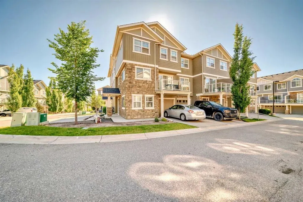 702 Evanston Manor NW