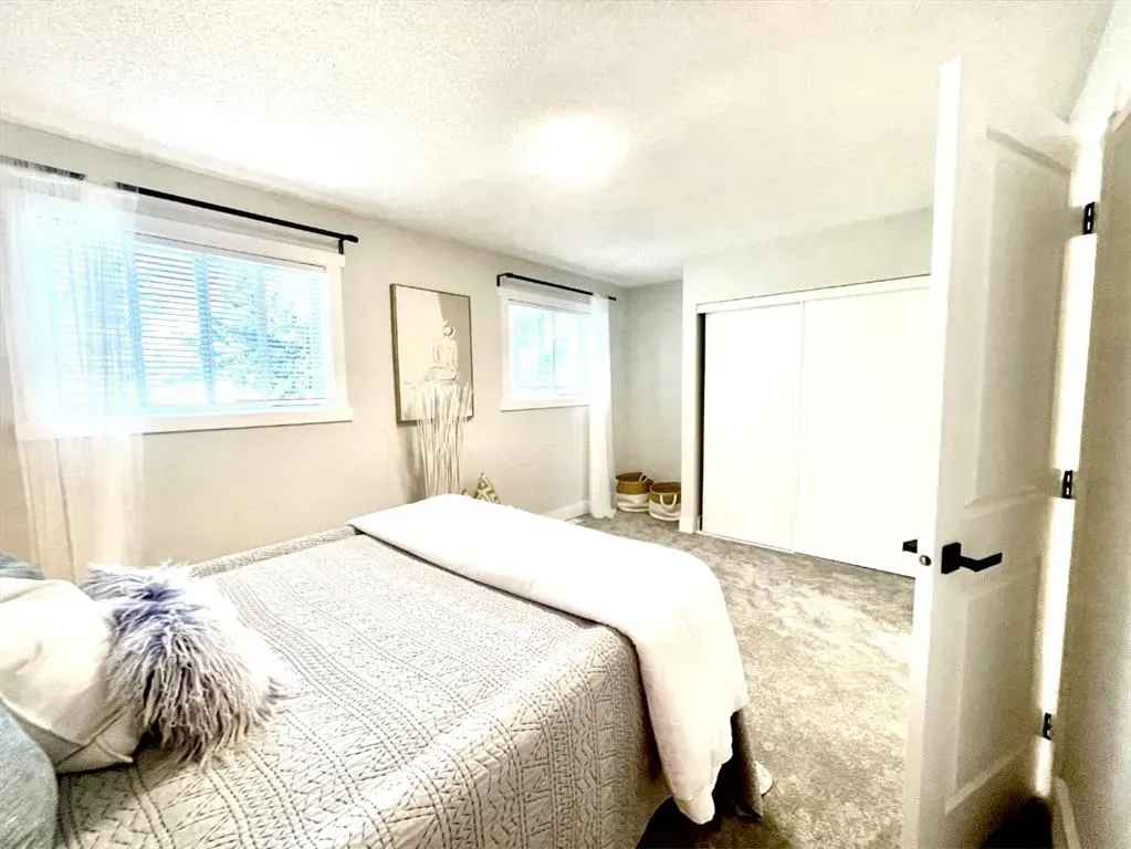 16 Millrise Green SW