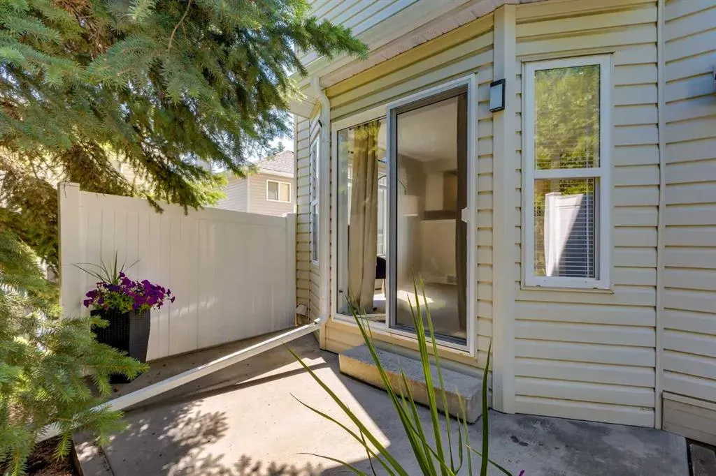 16 Millrise Green SW