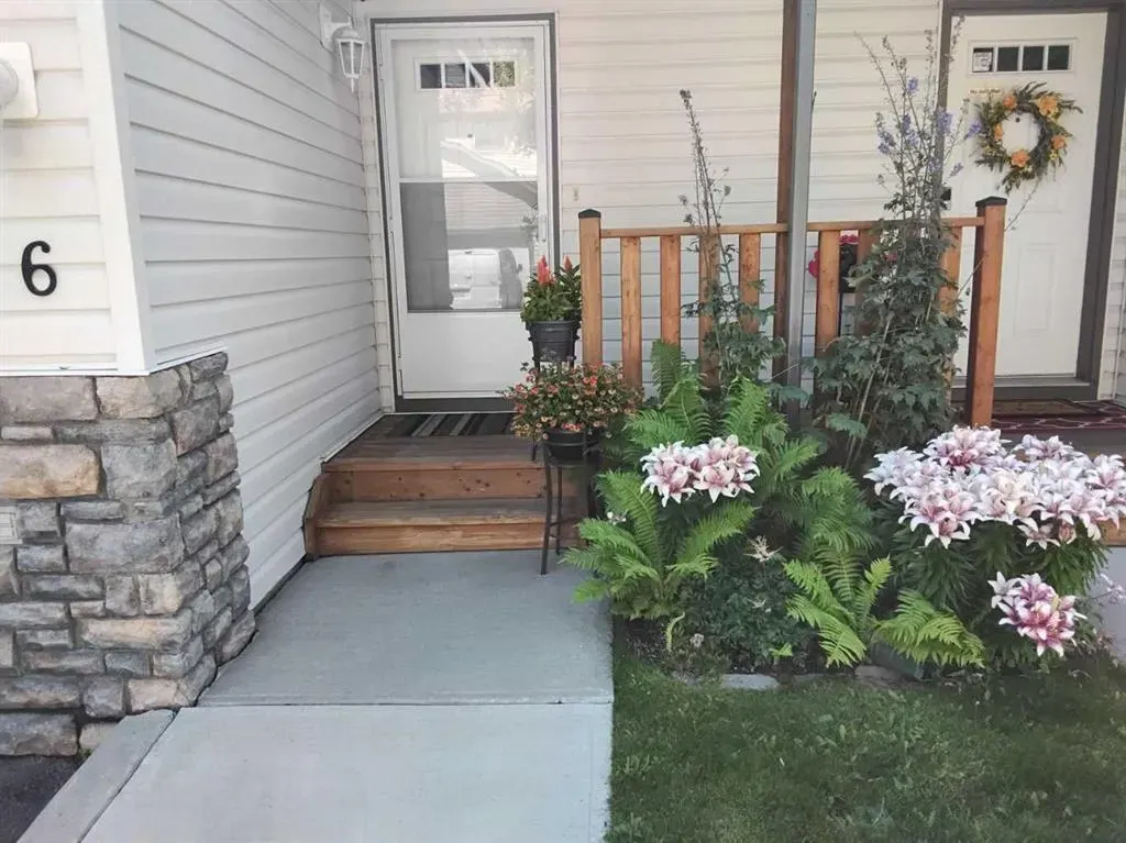 156 Canoe Drive SW, #6