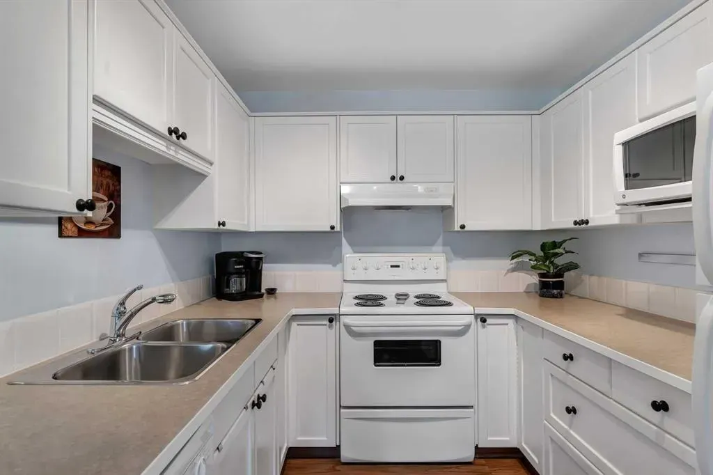 156 Canoe Drive SW, #6