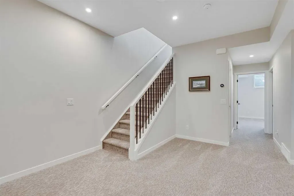 709 Marine Drive SE