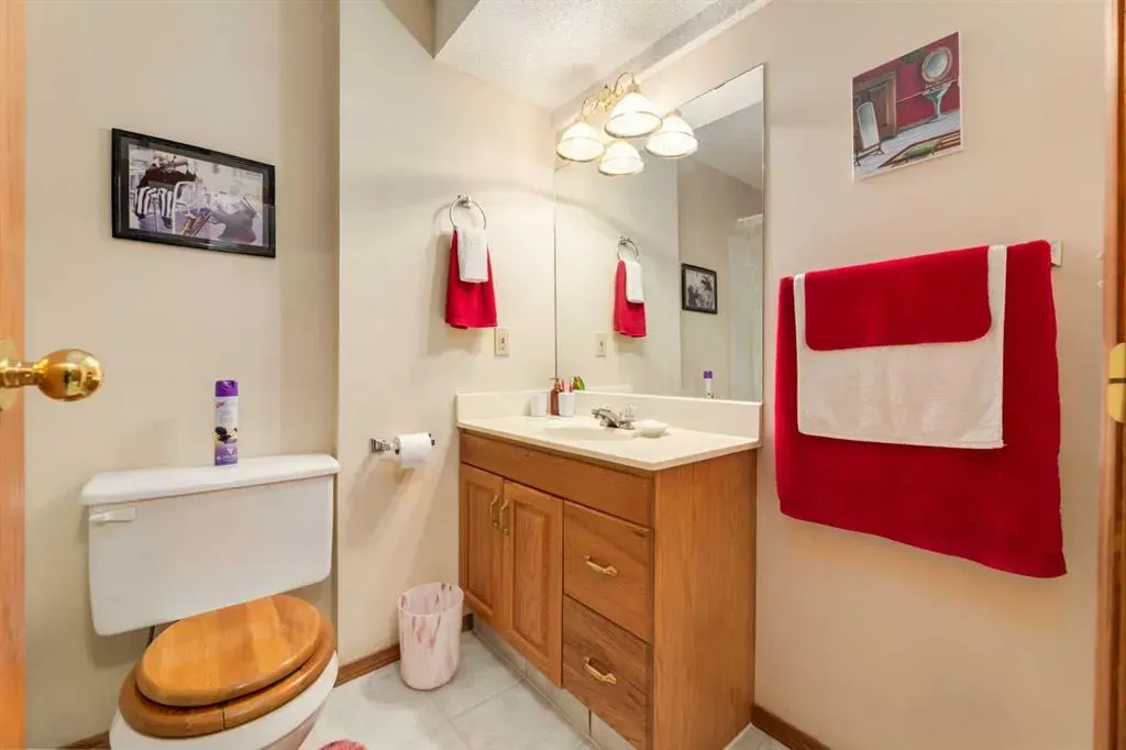 180 Edgevalley Circle NW