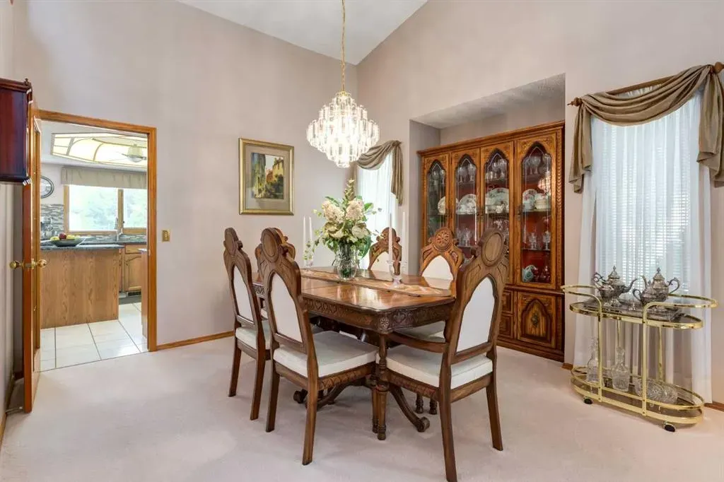 180 Edgevalley Circle NW