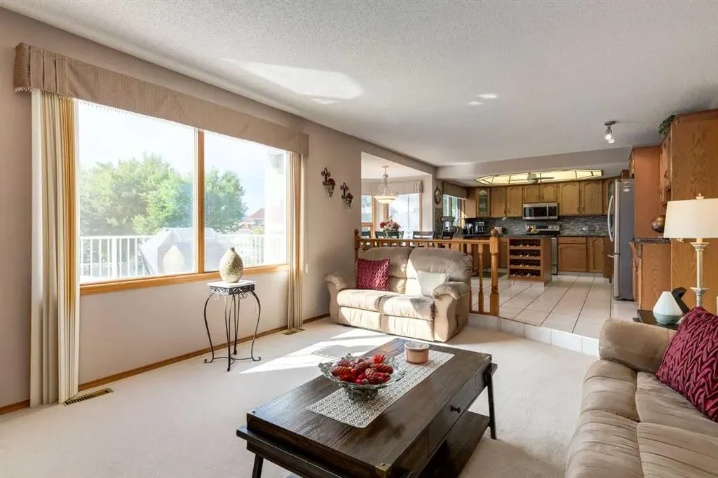 180 Edgevalley Circle NW