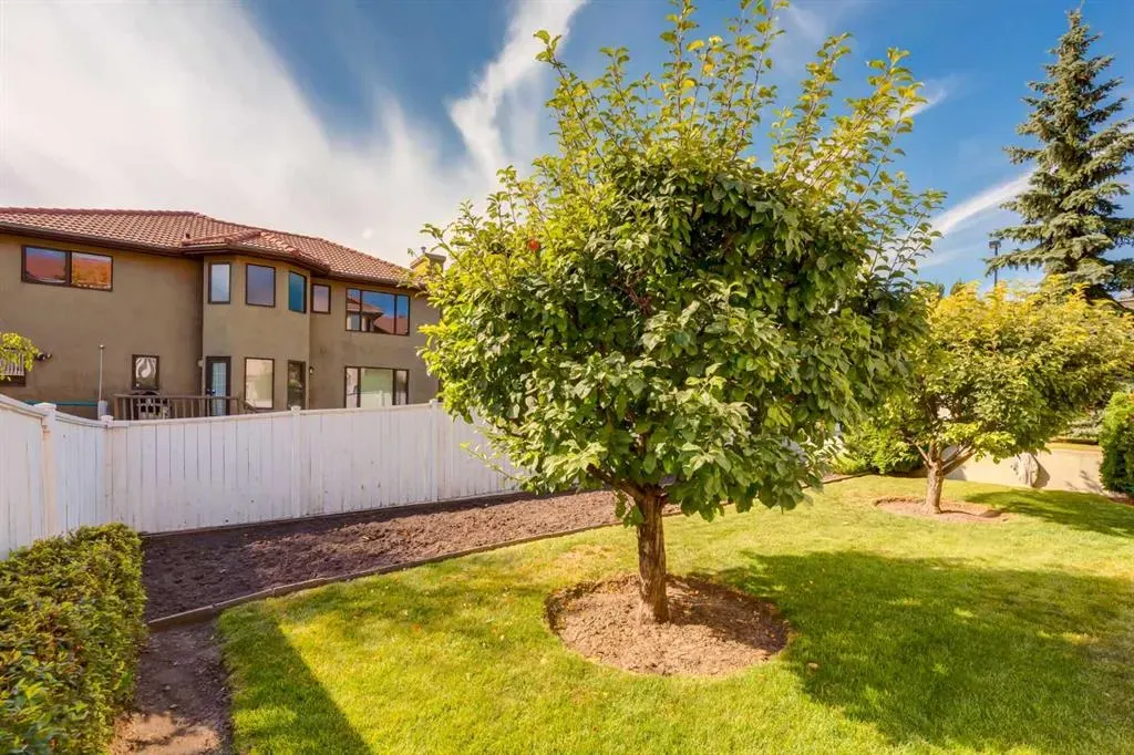 180 Edgevalley Circle NW