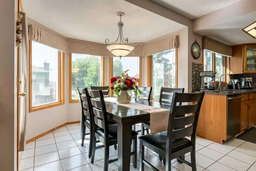 180 Edgevalley Circle NW