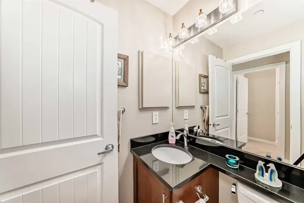 1005A Westmount Drive, #102