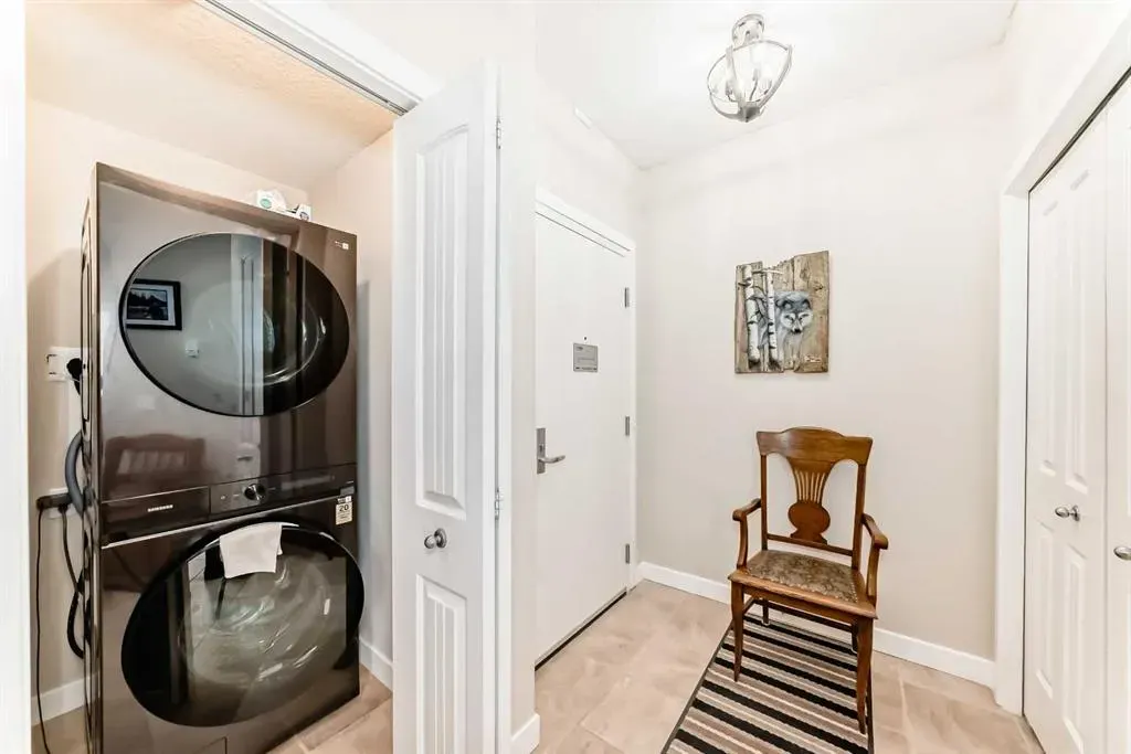 1005A Westmount Drive, #102