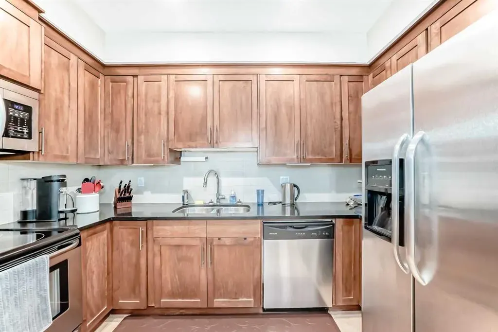 1005A Westmount Drive, #102