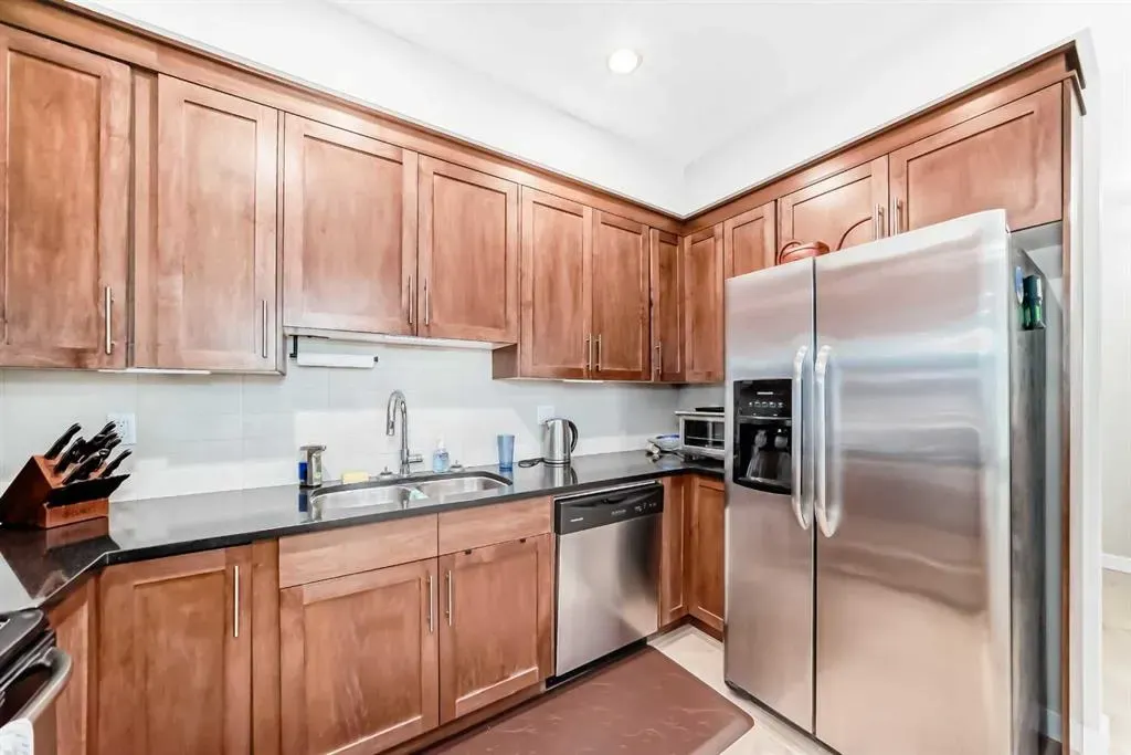 1005A Westmount Drive, #102