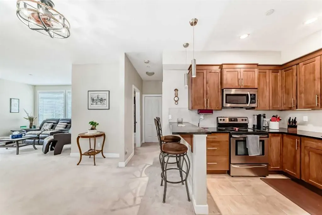 1005A Westmount Drive, #102