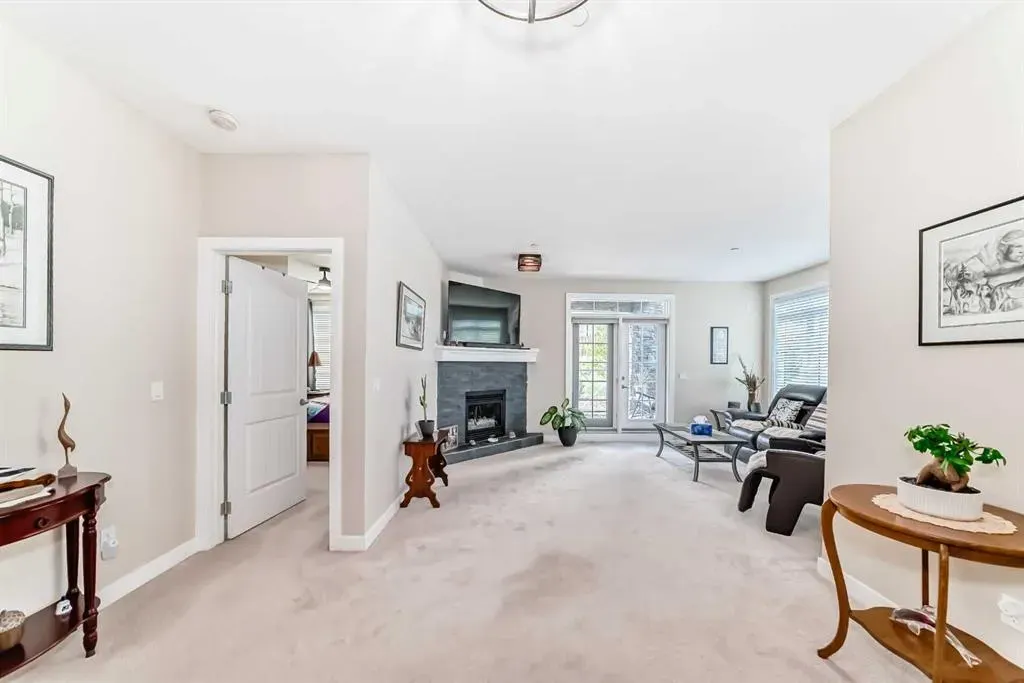 1005A Westmount Drive, #102