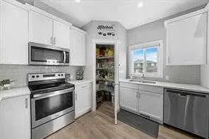 149 RAVENSTERN Crescent SE