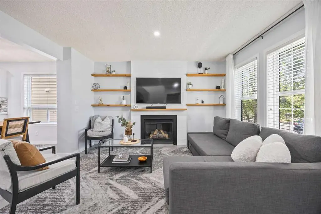 371 Silverado Drive SW
